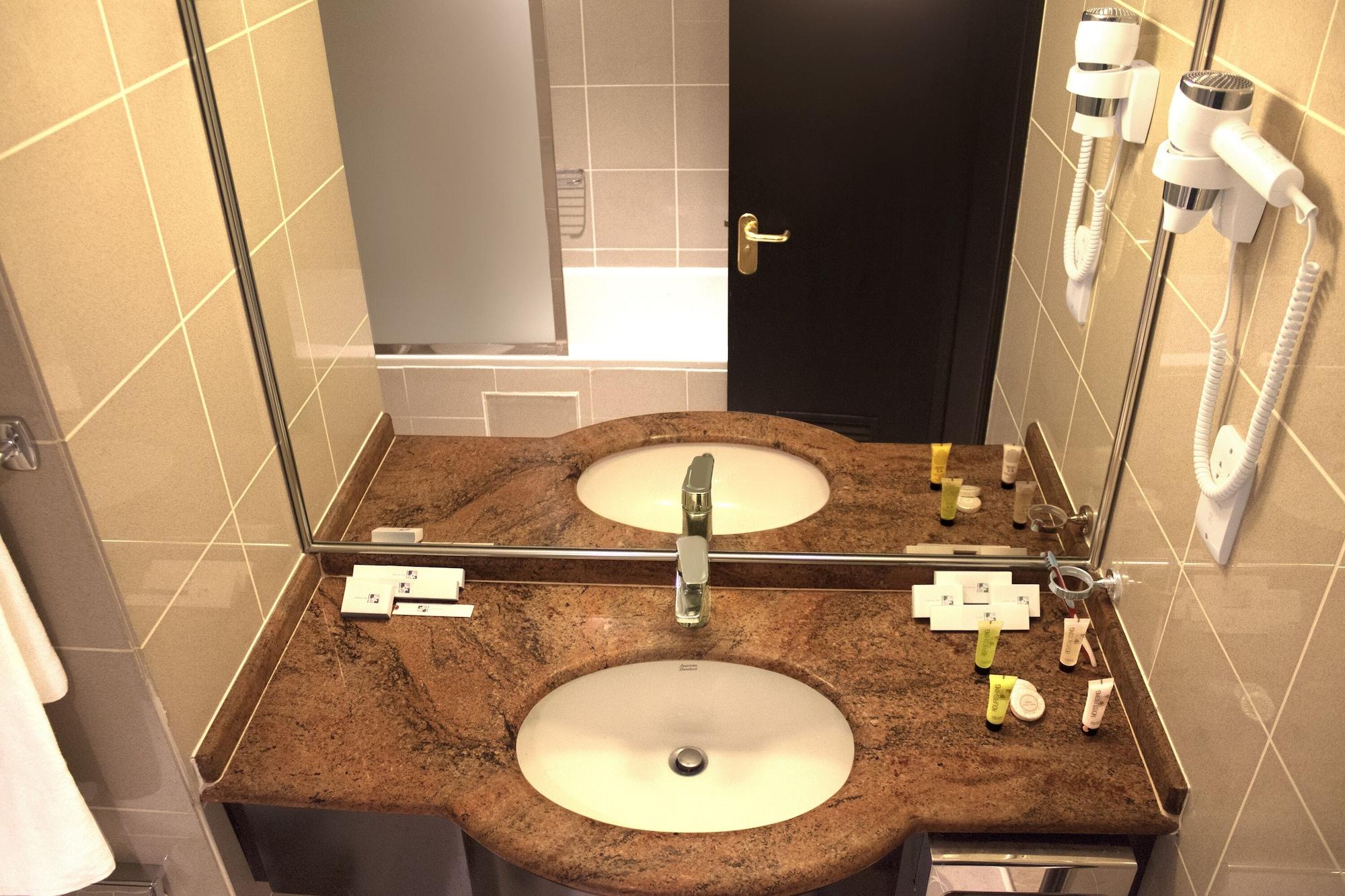 Hotel Swiss-belinn 3*