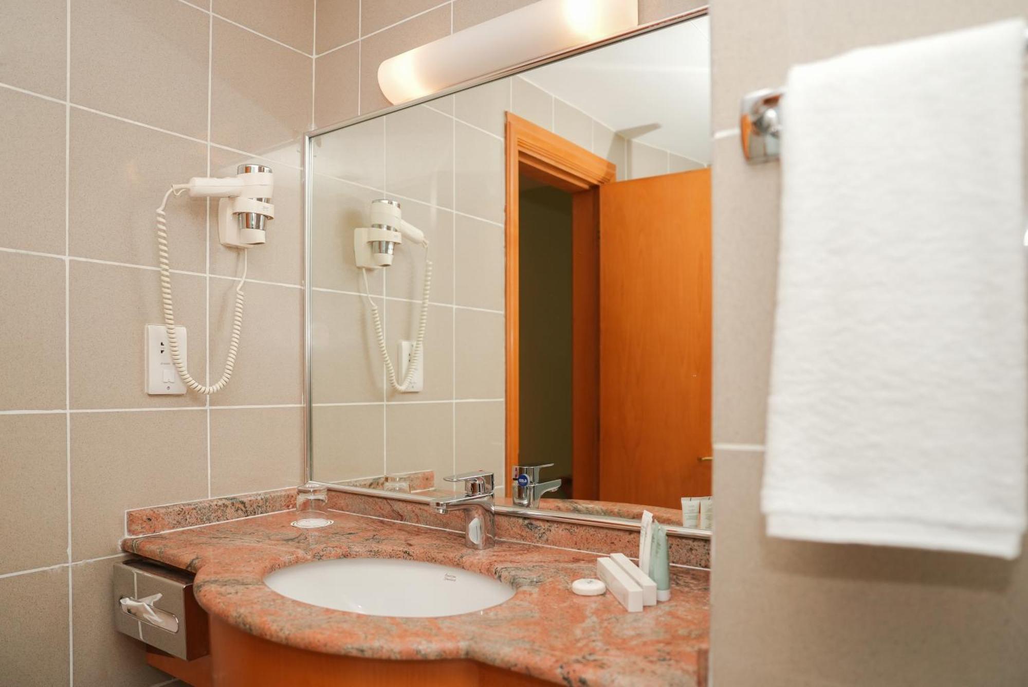 Hotel Swiss-belinn 3*